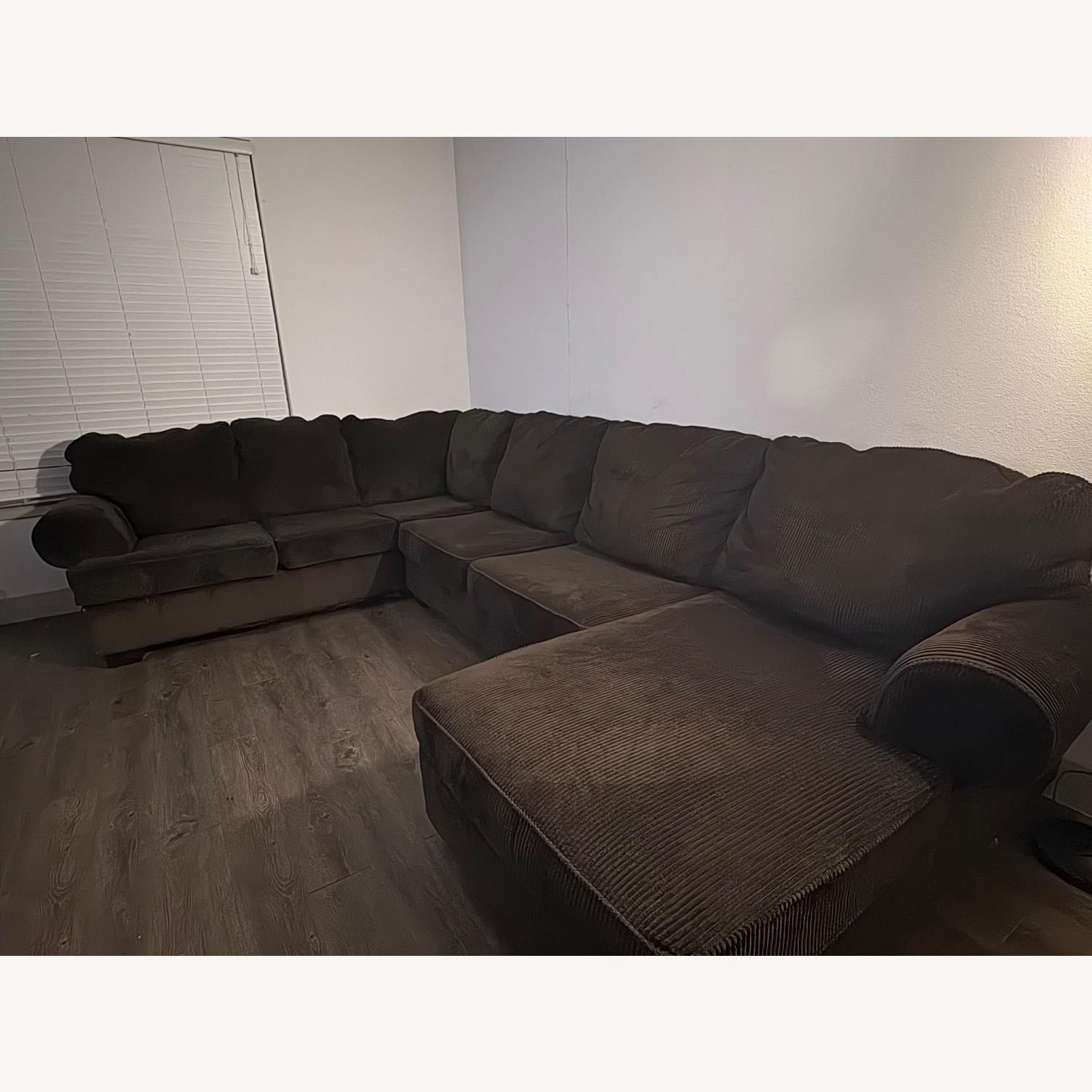 Vista 3-Piece Sectional with Chaise - image-4