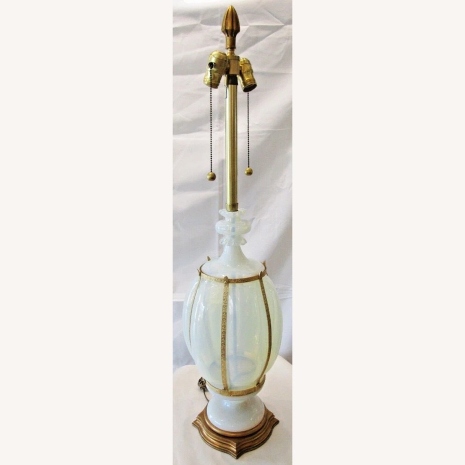 Murano Opaline Glass Table Lamp by Marbro - image-8