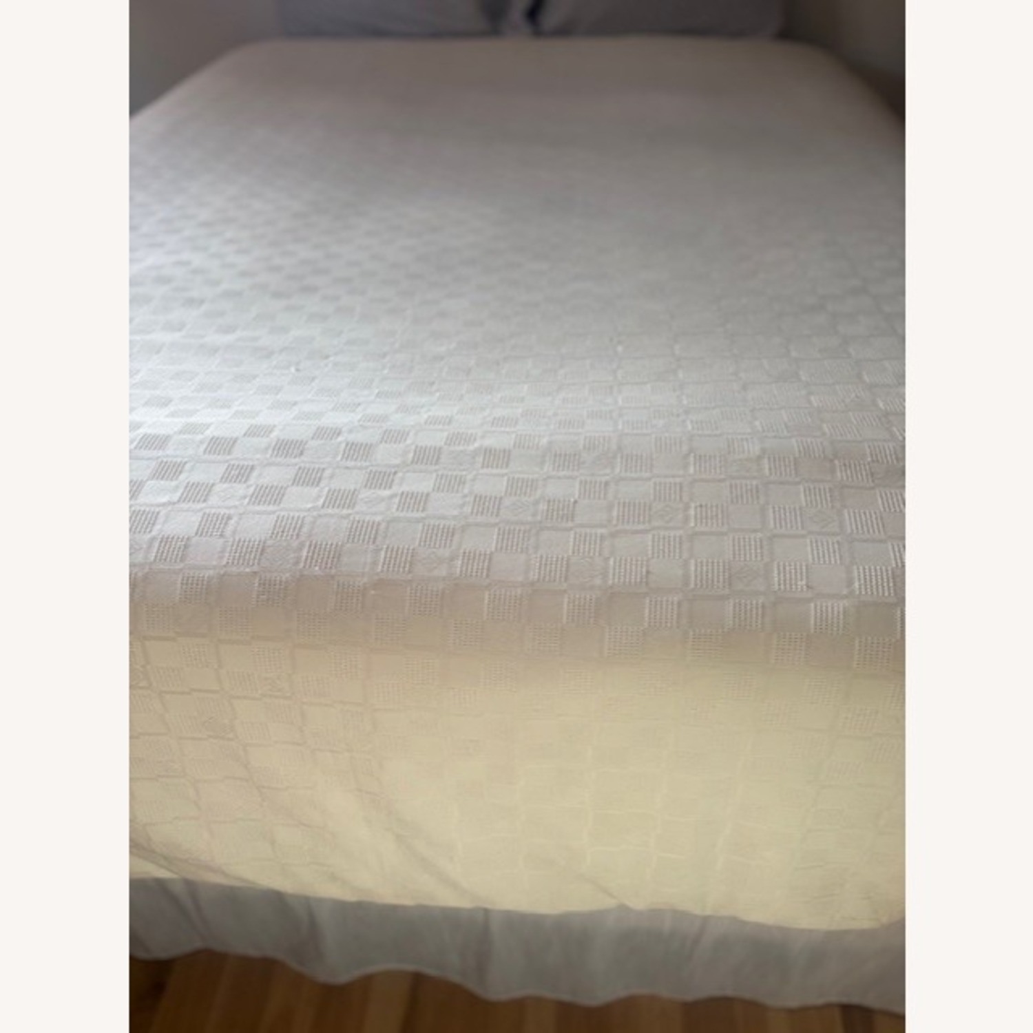 Turn-Key Queen Bed - image-8