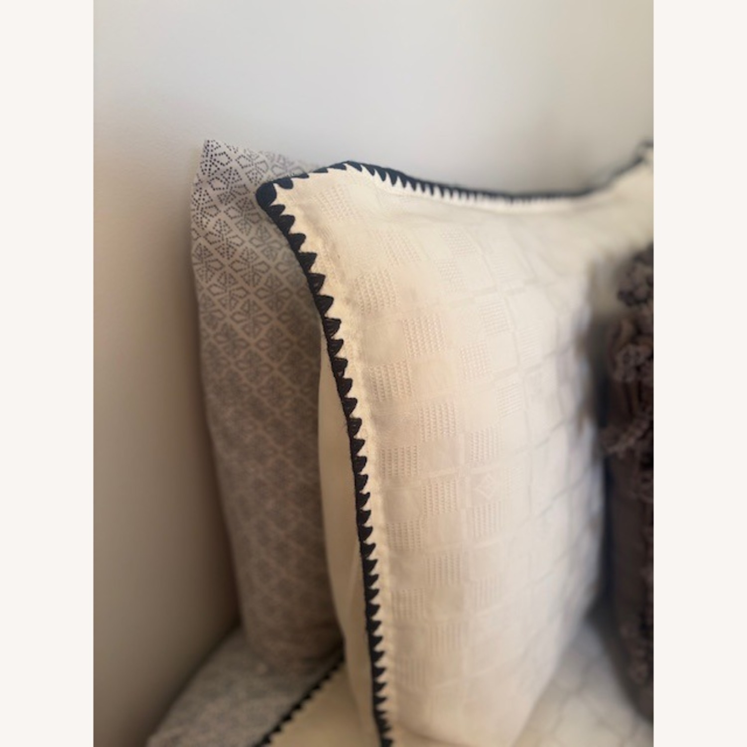 Turn-Key Queen Bed - image-11