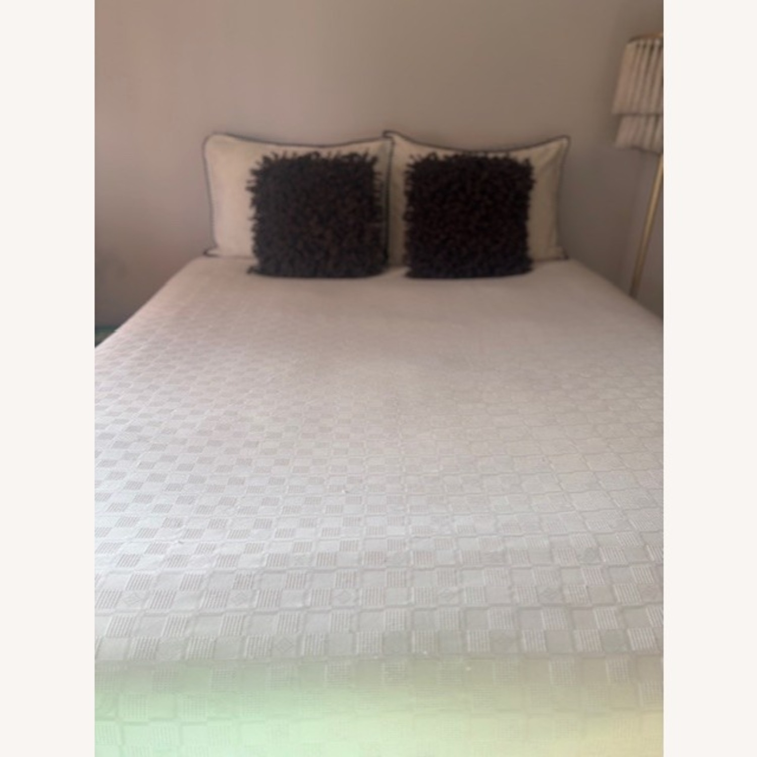 Turn-Key Queen Bed - image-9