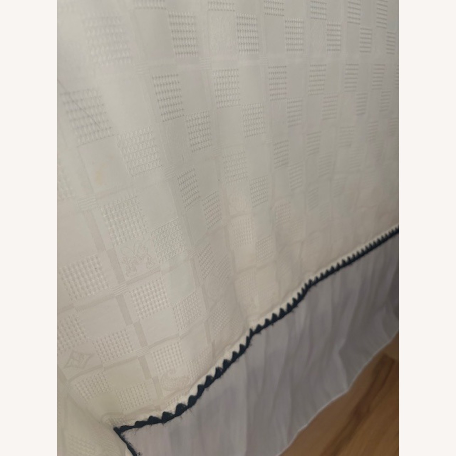 Turn-Key Queen Bed - image-7