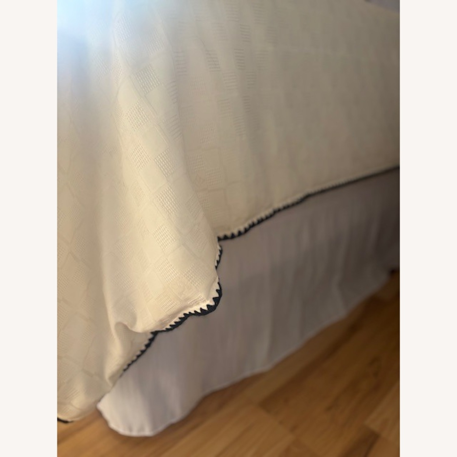 Turn-Key Queen Bed - image-6