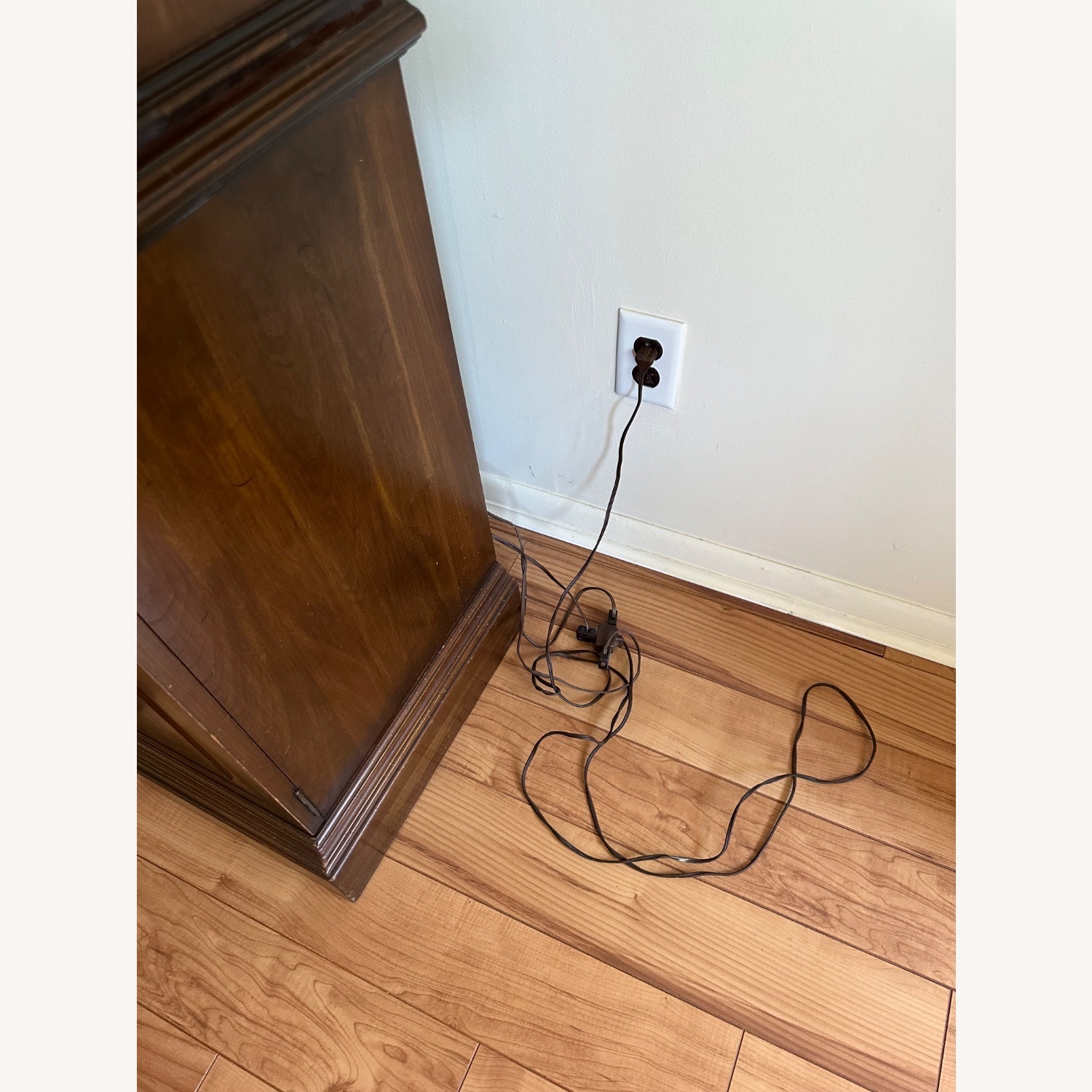 Ethan Allen Vintage Georgian Court Breakfront  - image-10