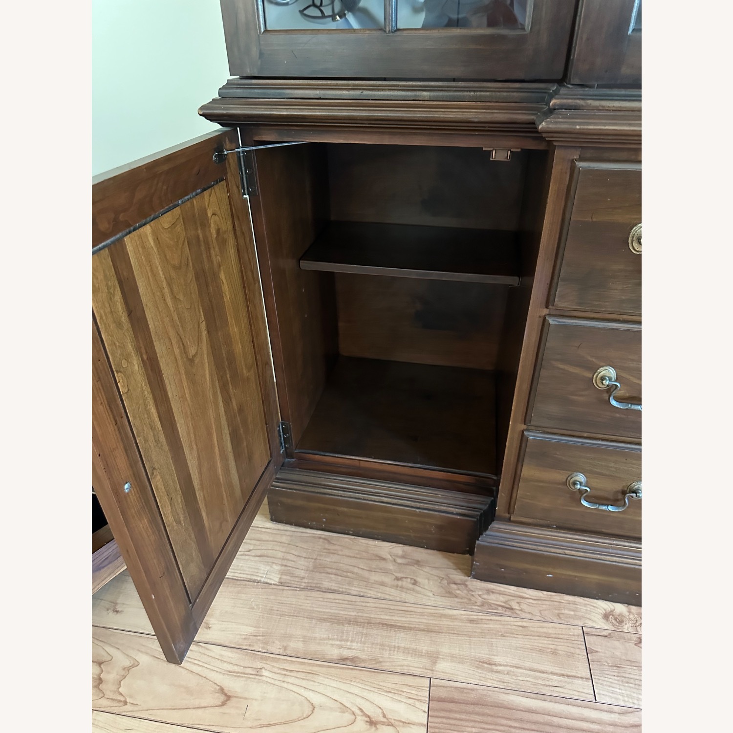 Ethan Allen Vintage Georgian Court Breakfront  - image-6