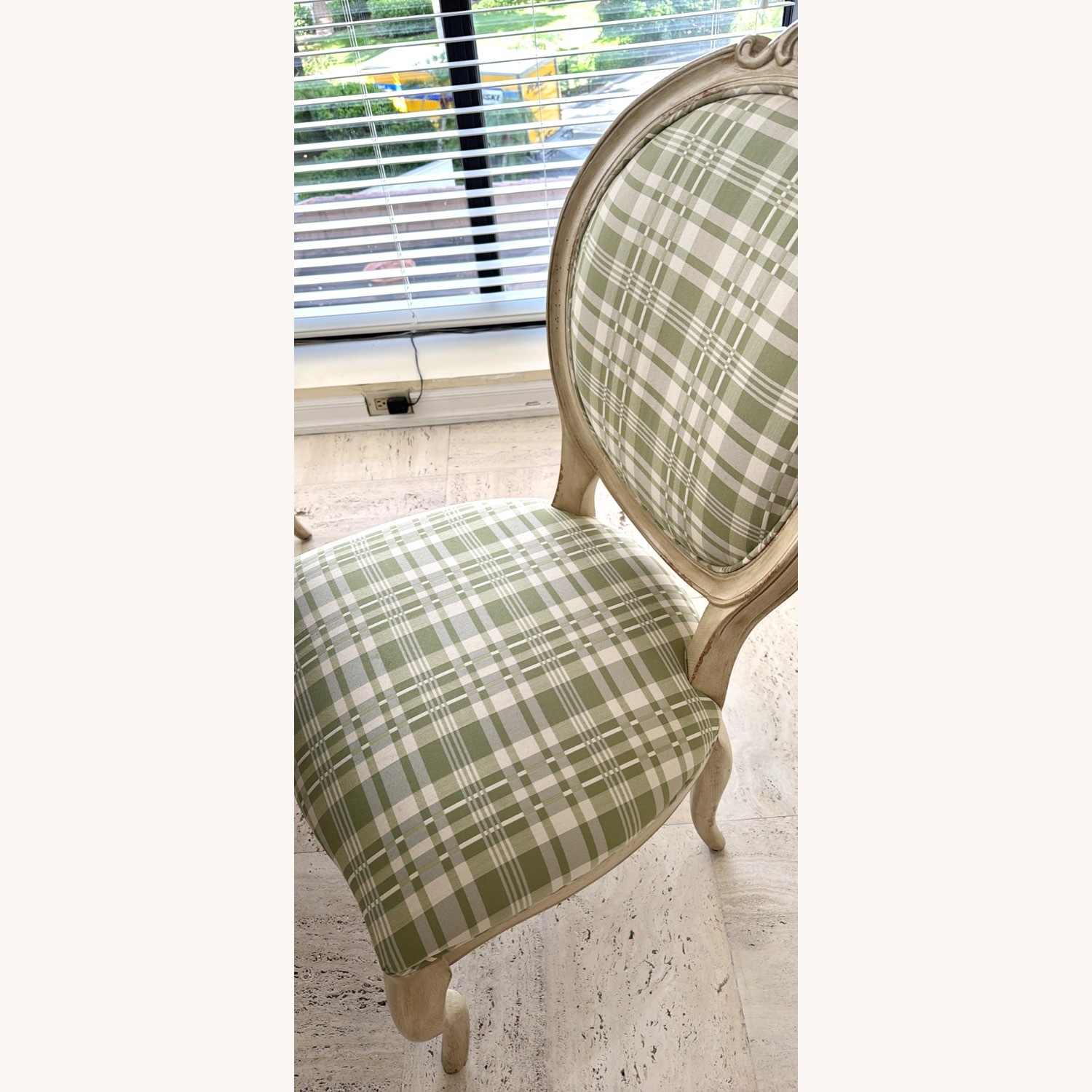 Hooker Round/Oval Dining Table W Leaf & 4 Chairs - image-4