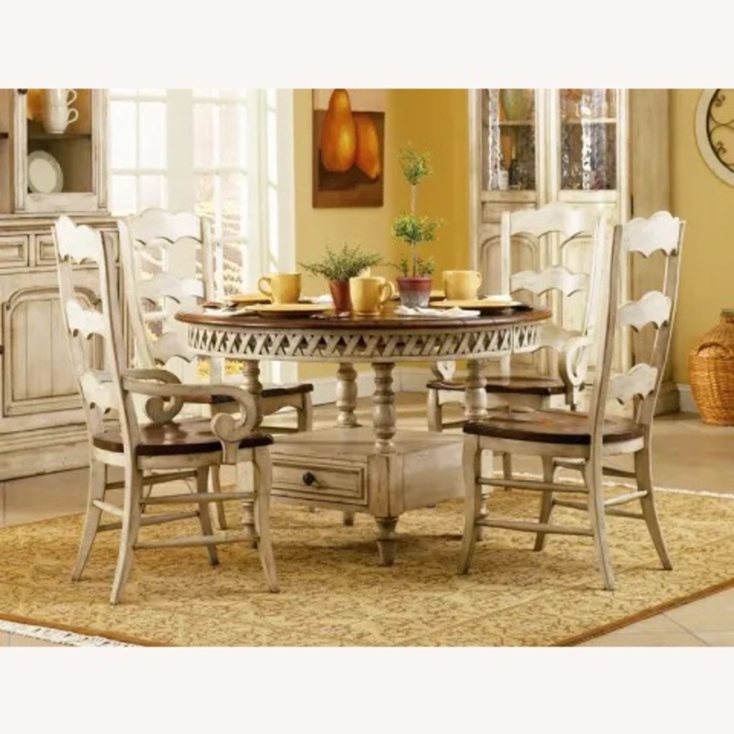 Hooker Round/Oval Dining Table W Leaf & 4 Chairs - image-7