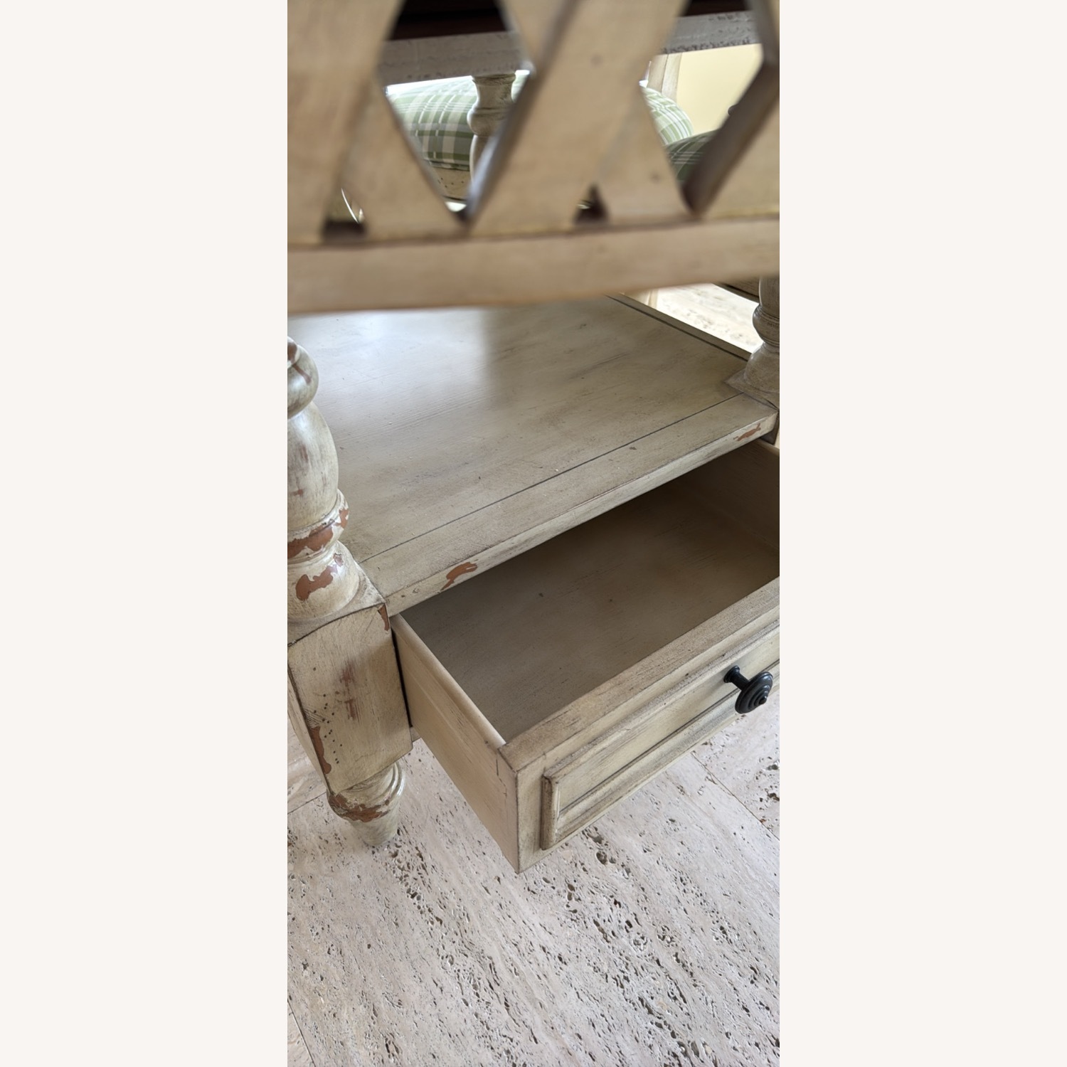 Hooker Round/Oval Dining Table W Leaf & 4 Chairs - image-2