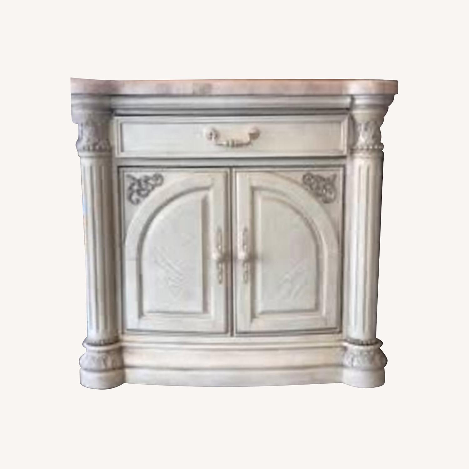 Set of Michael Amini Monte Carlo Snow Nightstands - image-0