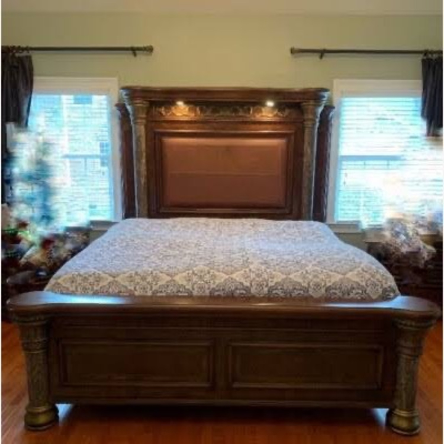 Michael Amini Torino King Bedframe - image-2