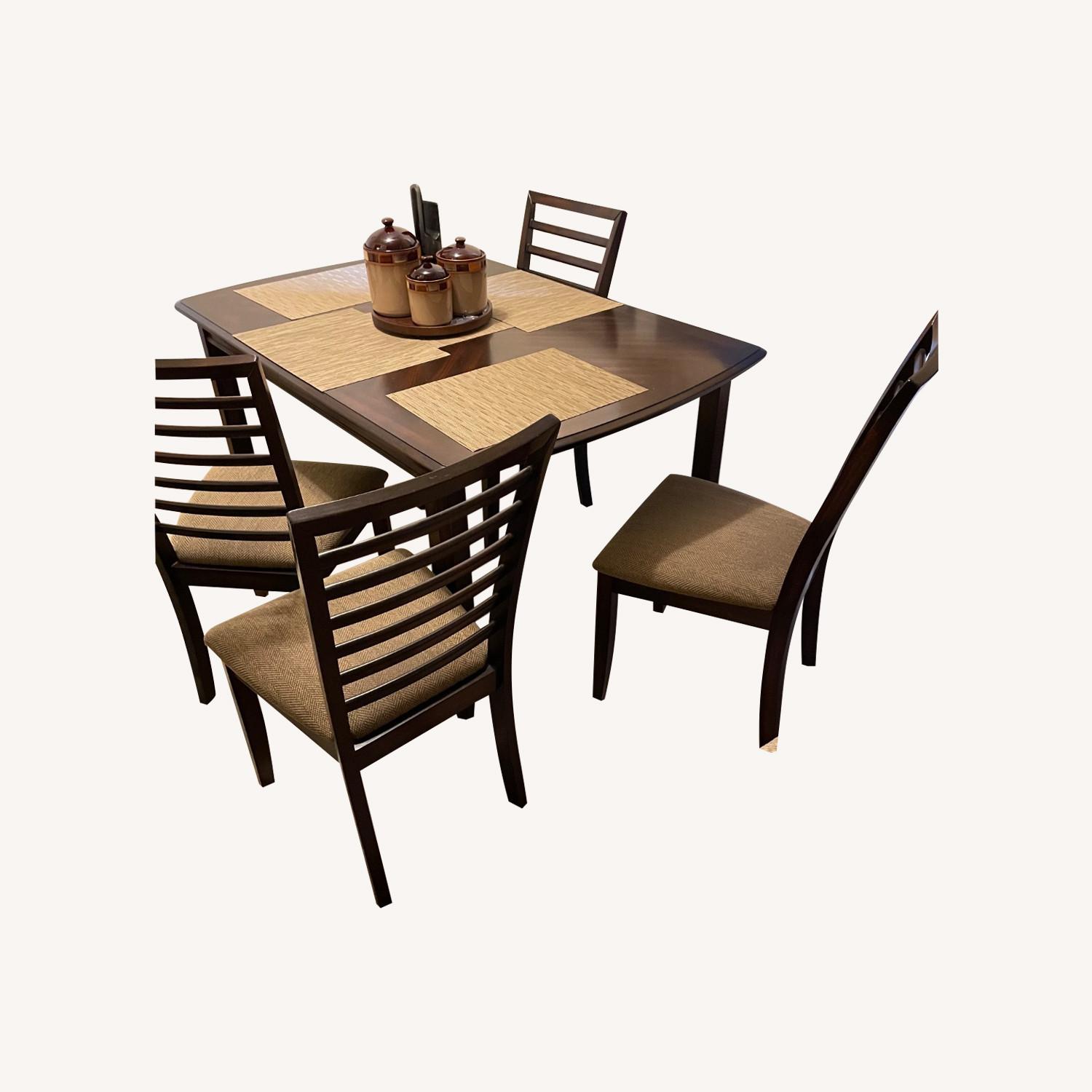 Dining Room Table with 4 Chairs - image-0