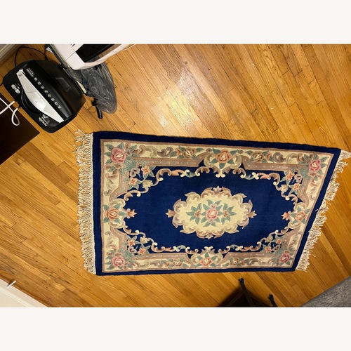 Used Area Rug for sale on AptDeco