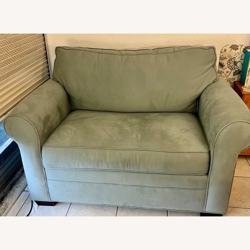 Used Rooms To Go Cindy Bellingham Crawford Designed Sleeper Chair for sale on AptDeco