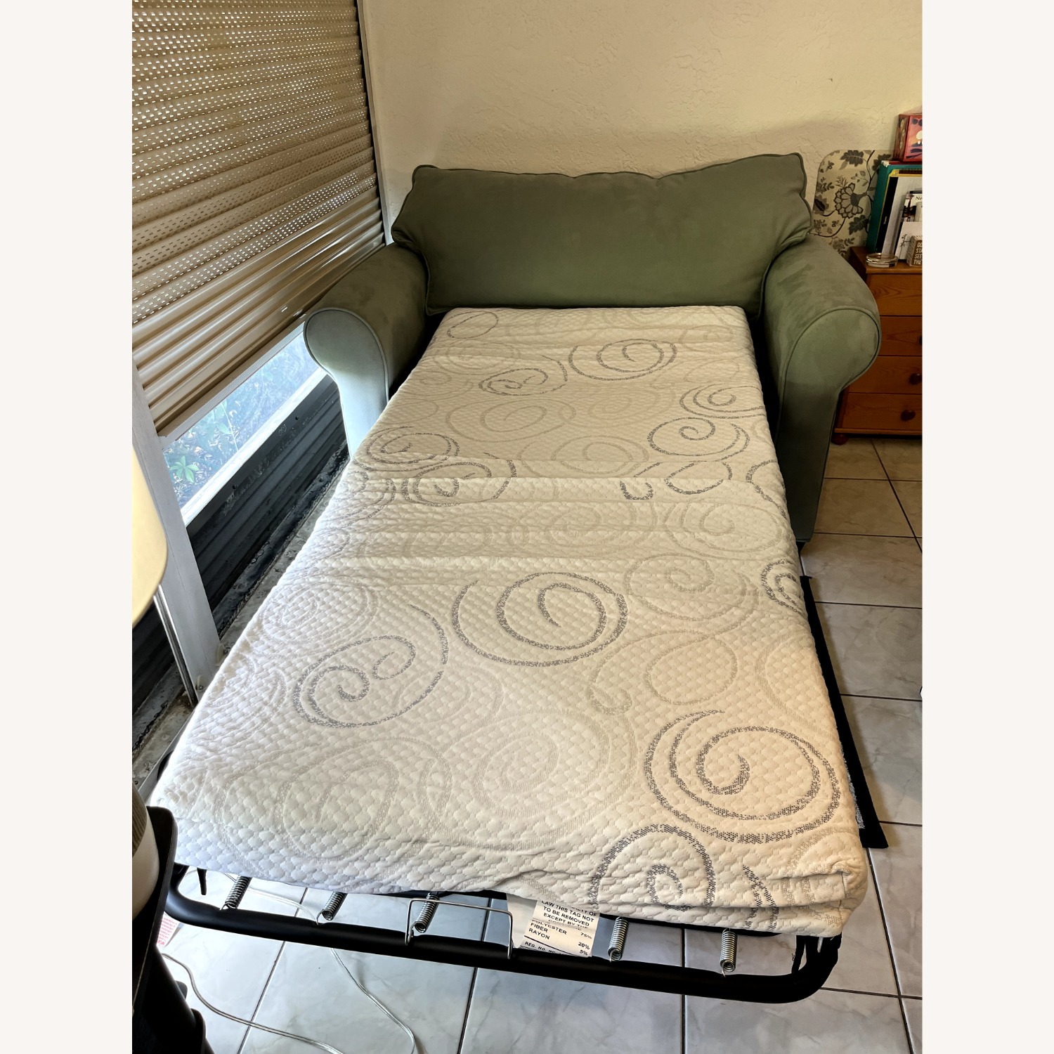 Rooms To Go Cindy Bellingham Crawford Designed Sleeper Chair - image-2