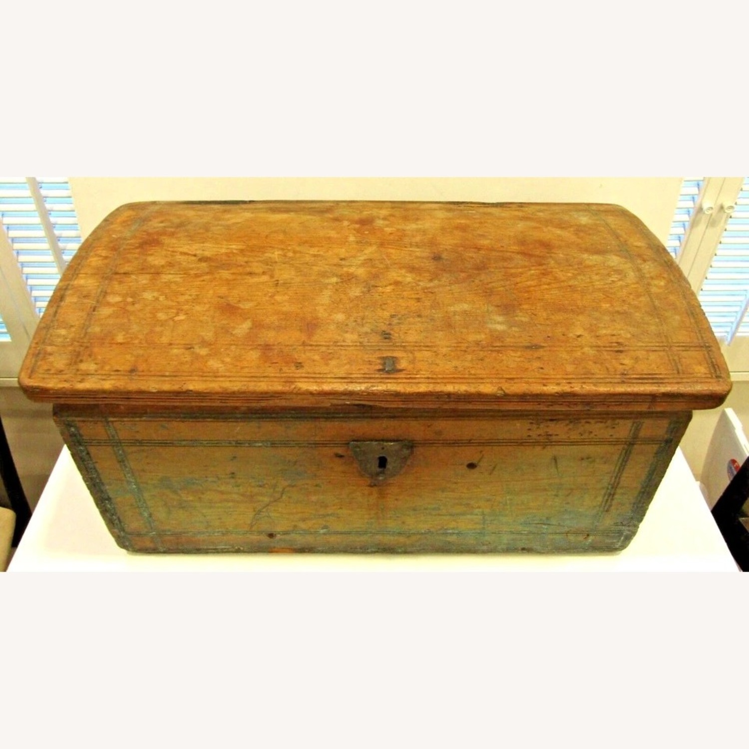 Antique 19th Century Early American Wood Chest - image-3