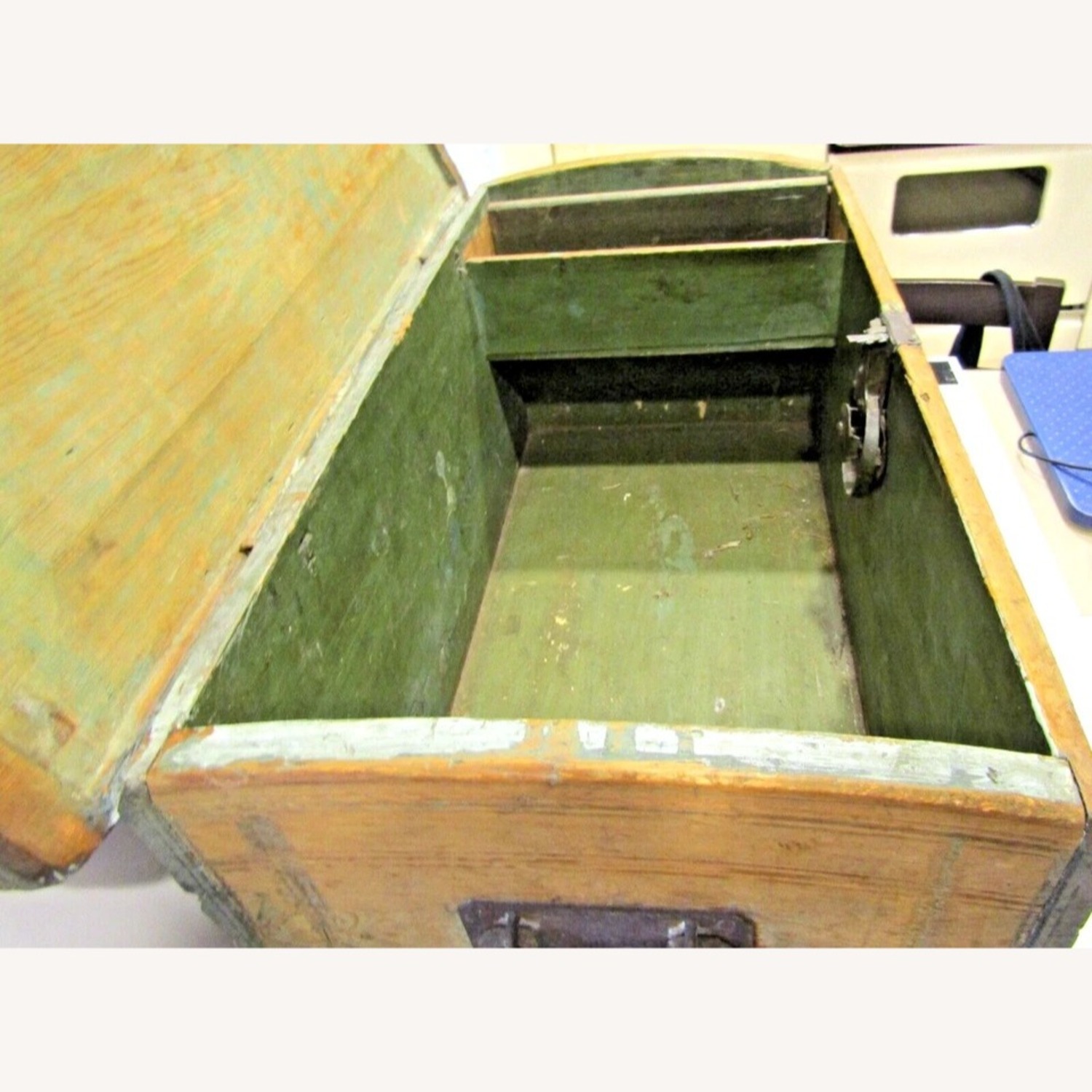 Antique 19th Century Early American Wood Chest - image-7