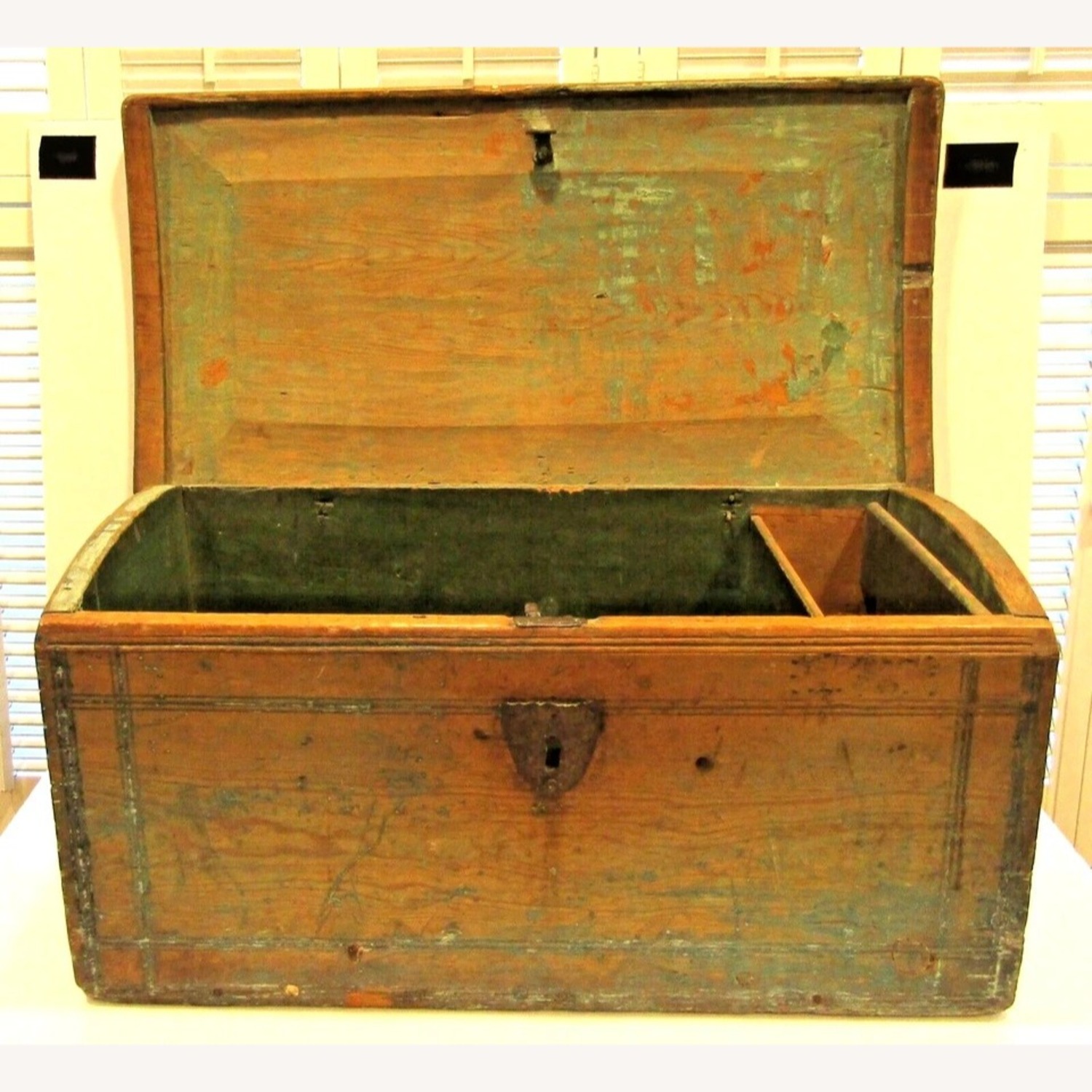 Antique 19th Century Early American Wood Chest - image-4