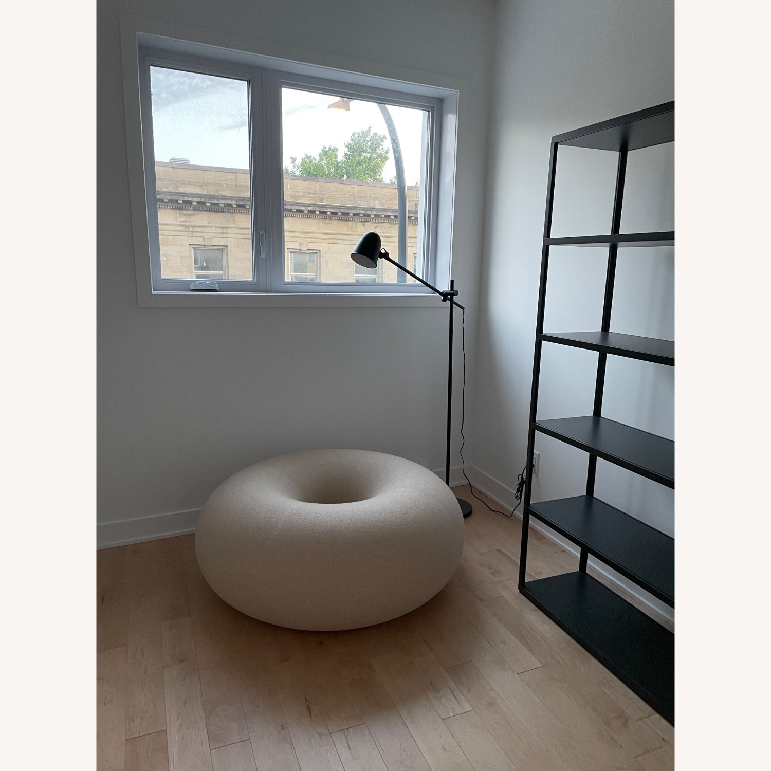 Hem Boa Pouf, Oatmeal (Sabine Marcelis) - image-1