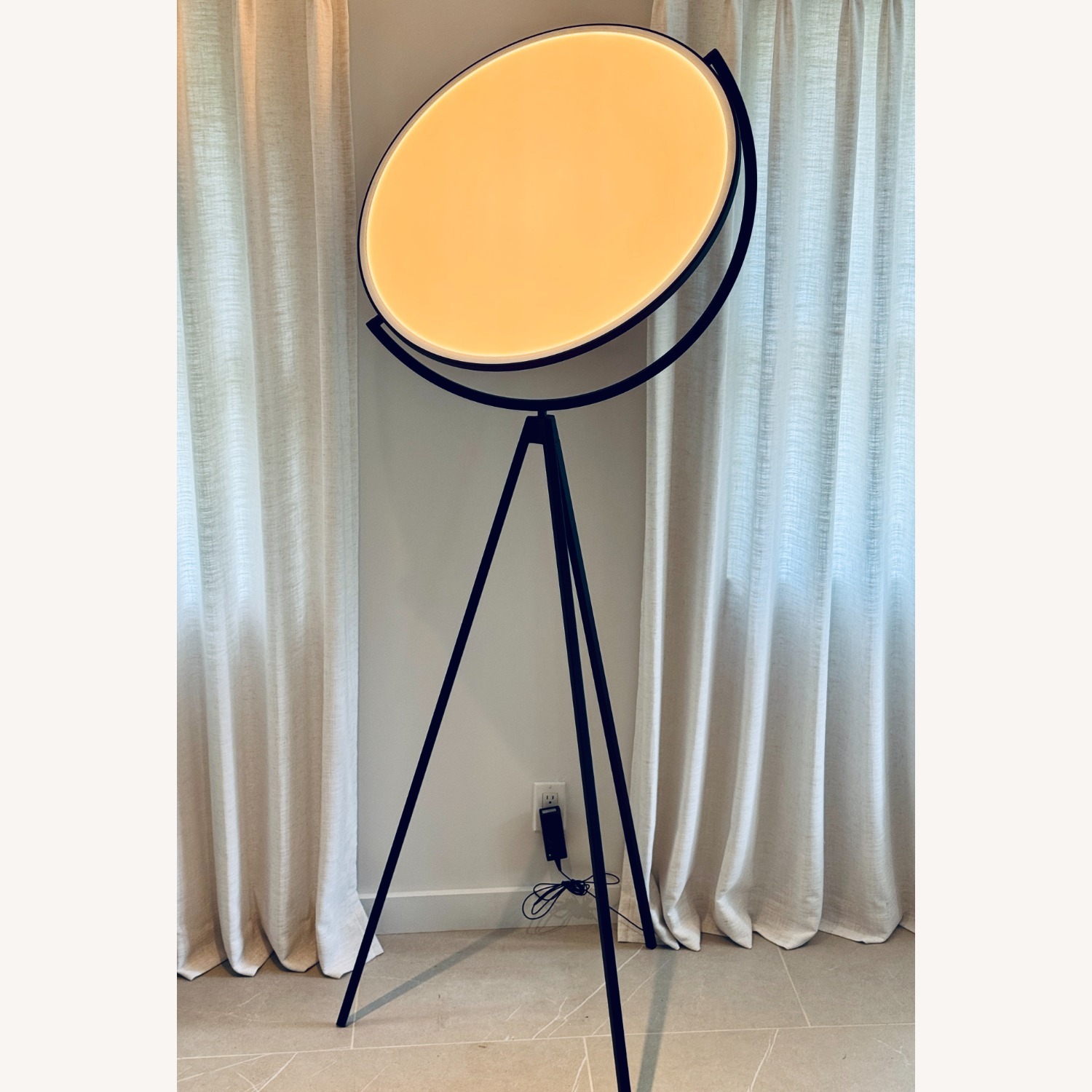 Flos Superloon LED Floor Lamp – Black - image-1