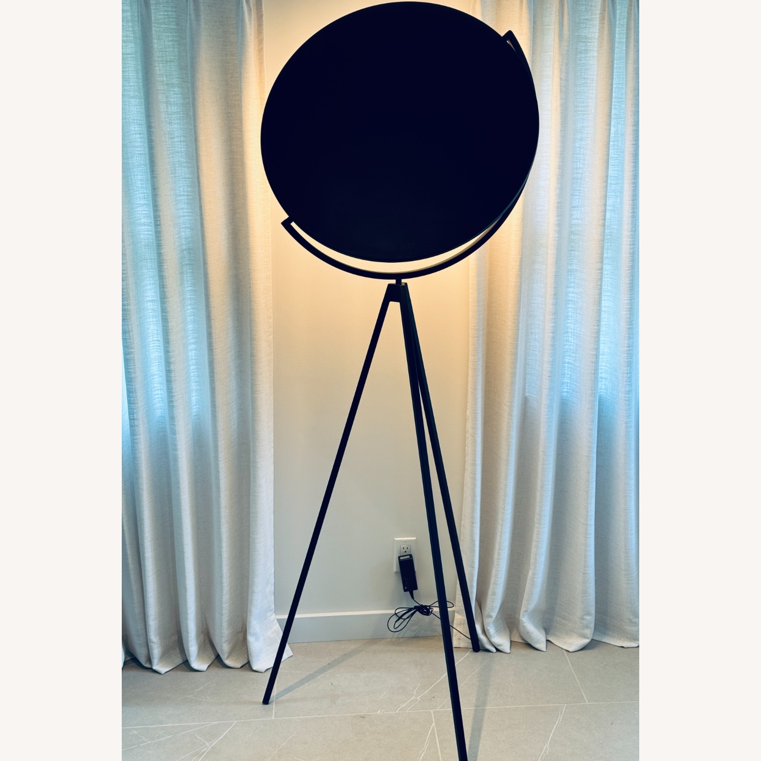 Flos Superloon LED Floor Lamp – Black - image-4