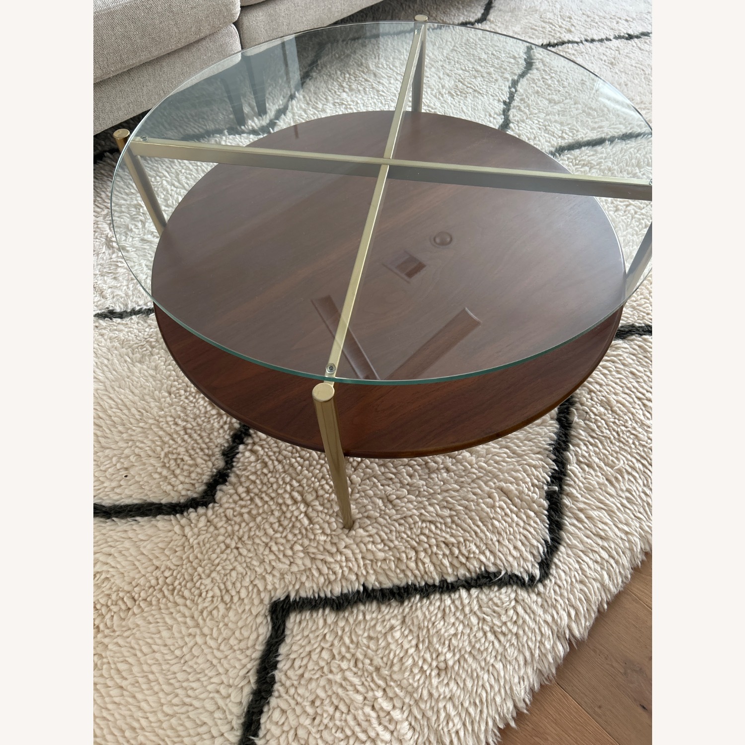 Mid-Century Art Display Round Coffee Table 34
