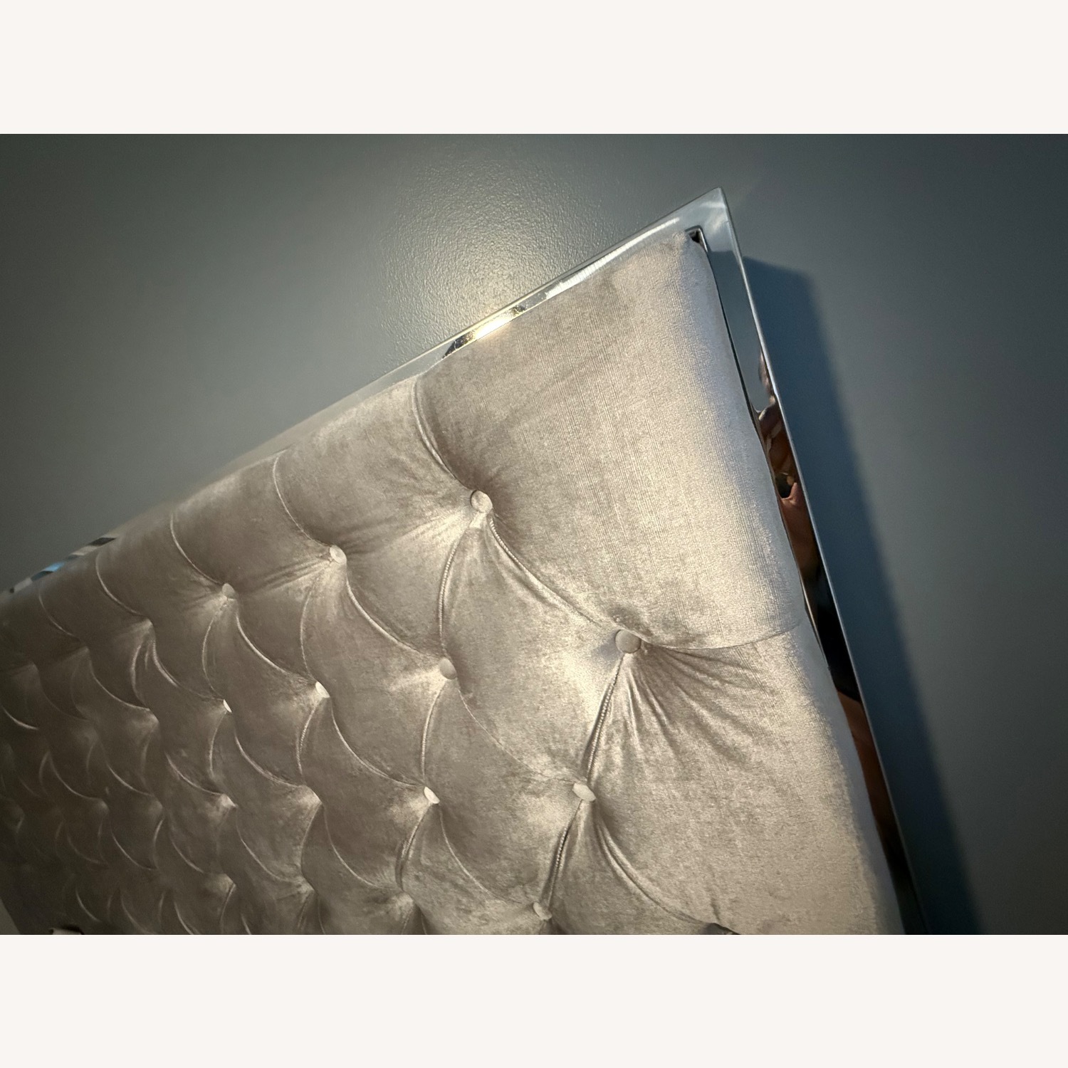Tufted Upholstered Queen Bed - image-7