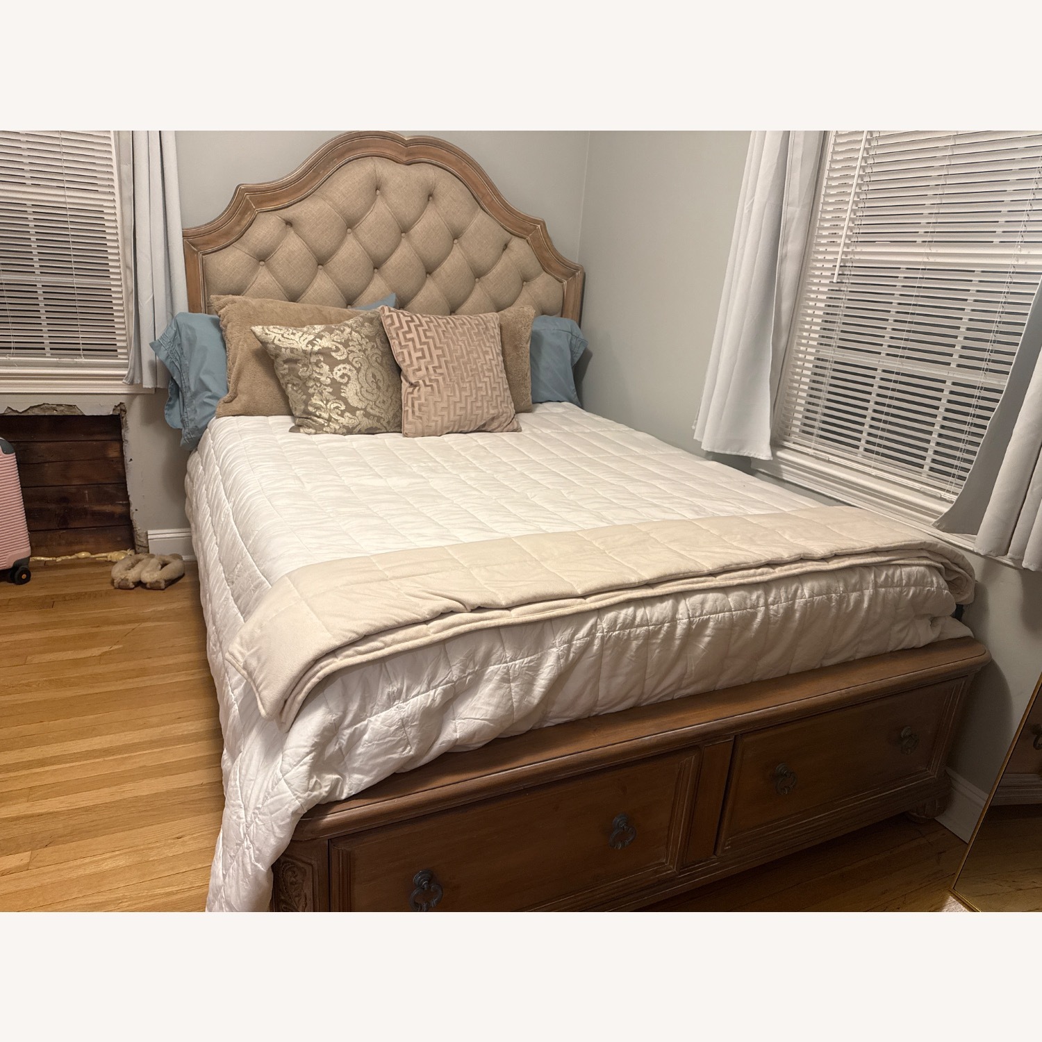 Traditional Antique Wood Linen Bed - image-2