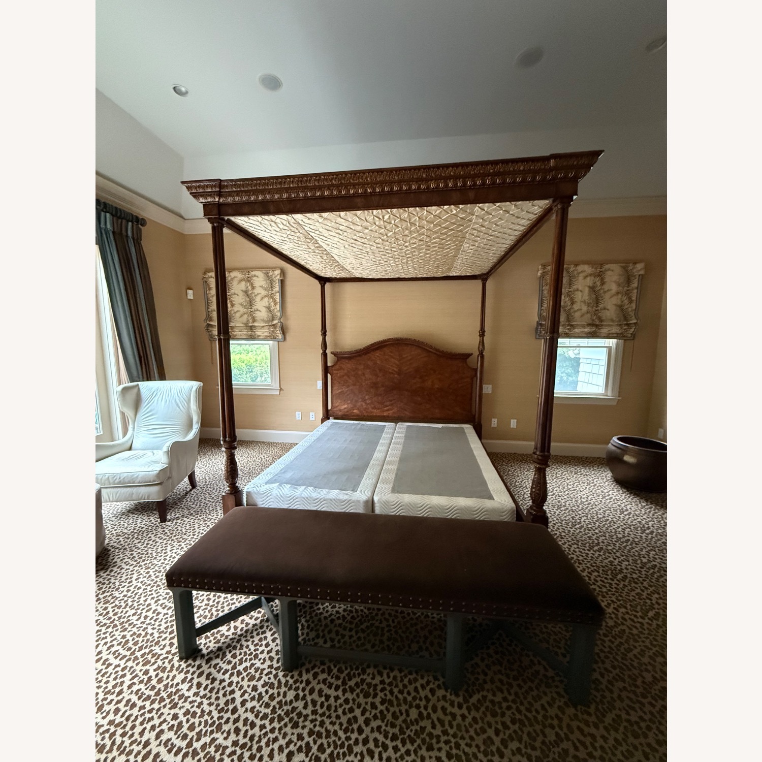 Vintage Bed With Canopy - image-2