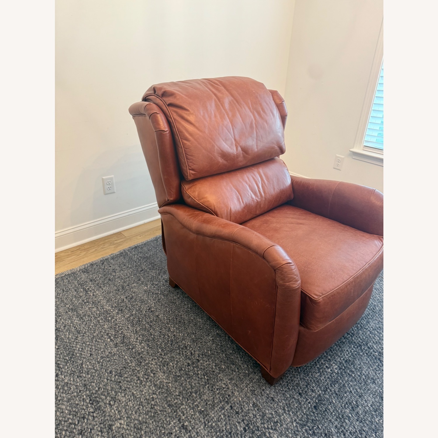 Thomasville Classic Pushback Leather Recliner - image-5
