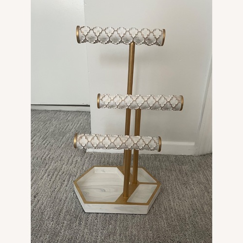 Used Jewelery Holder  for sale on AptDeco