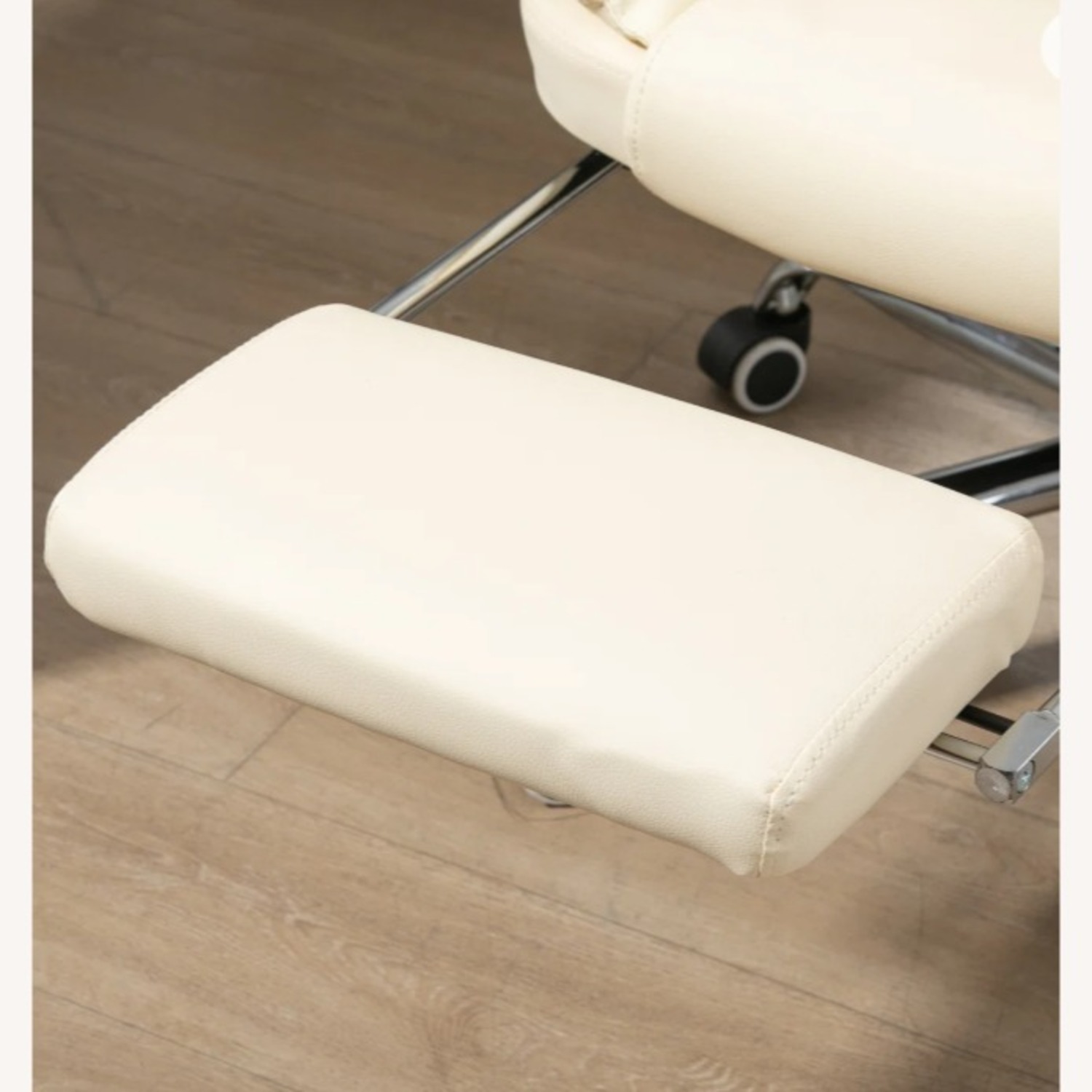 Executive Chair with Headrest - image-3