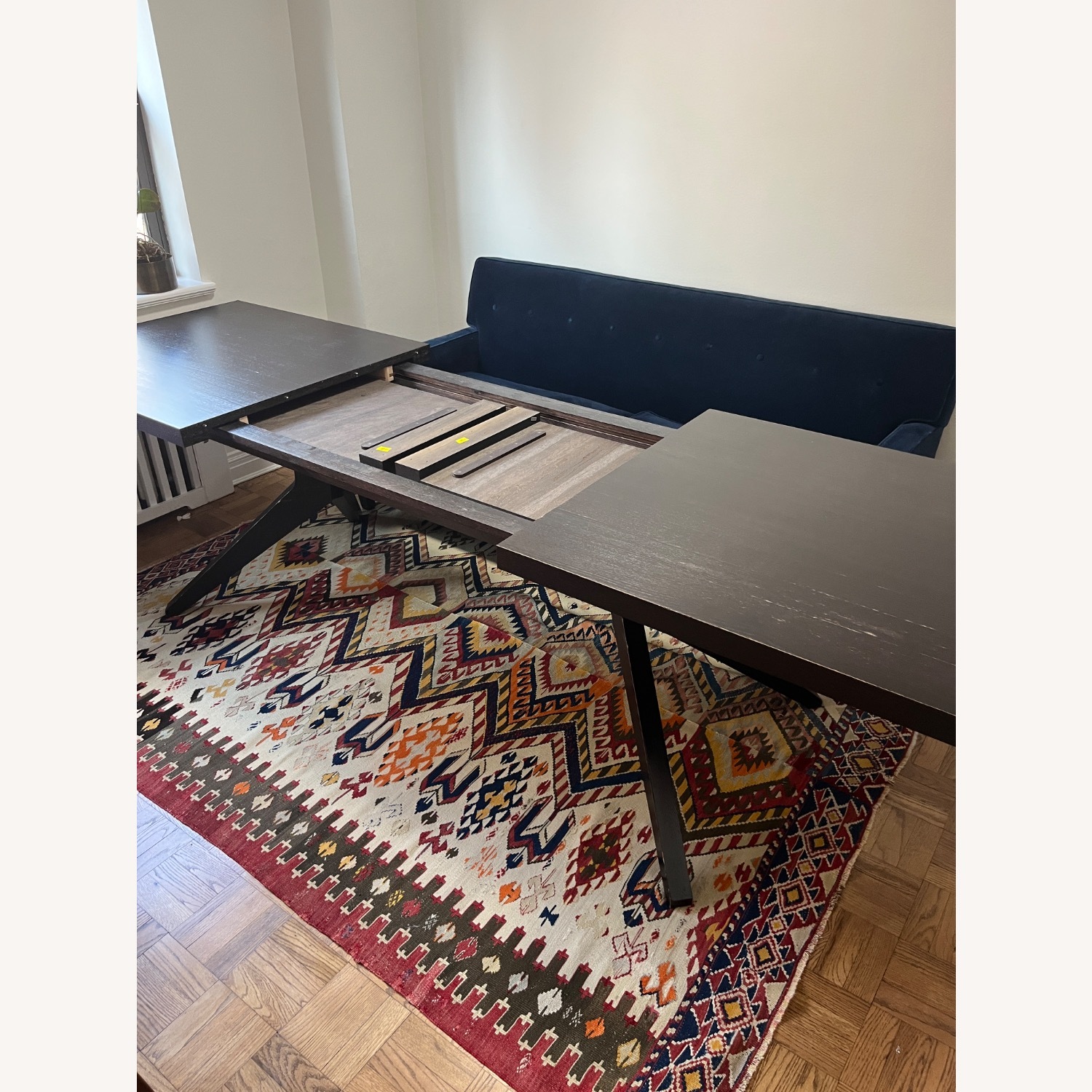 DWR Extendible Dining Table - AptDeco