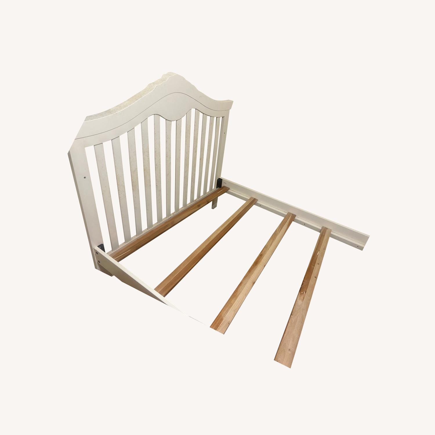 Solid full-size Bed - image-0