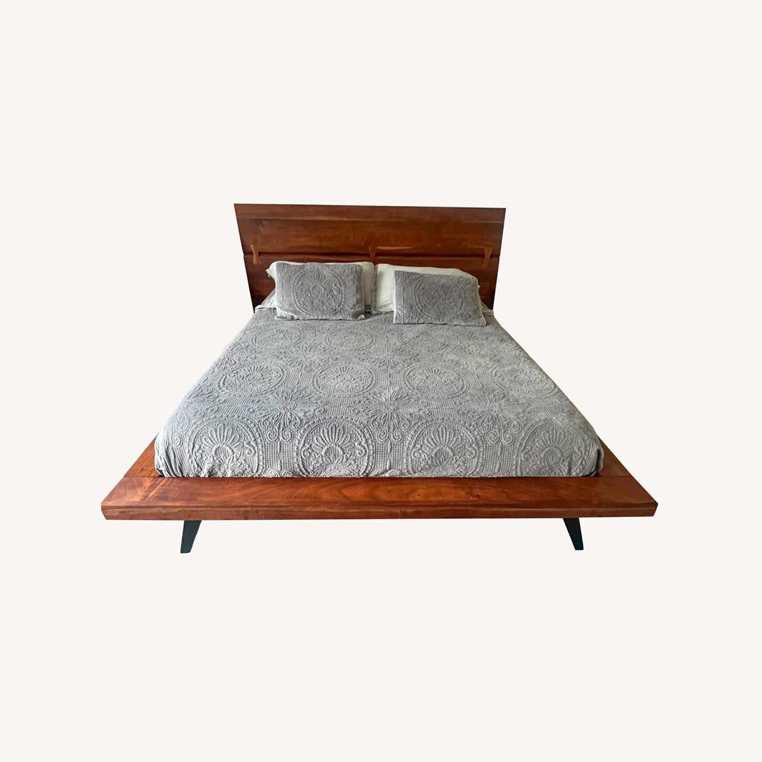 Modani Anaho King Bed - image-0
