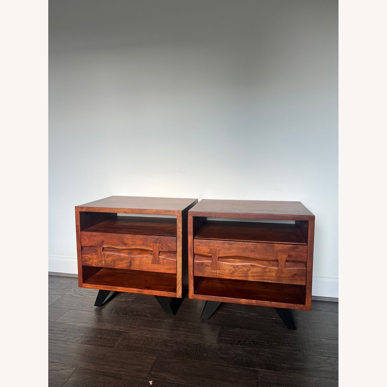 Modani Anaho Nightstand Set - image-1