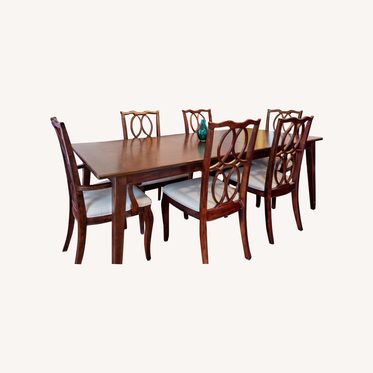 Raymour & Flanigan Dining Room Table with 6 Chairs - image-0