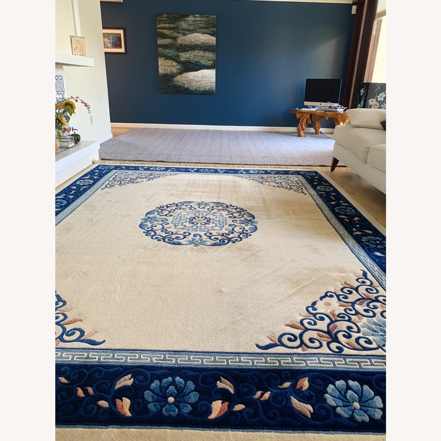 Hand-knotted Chinese Wool Rug - image-5