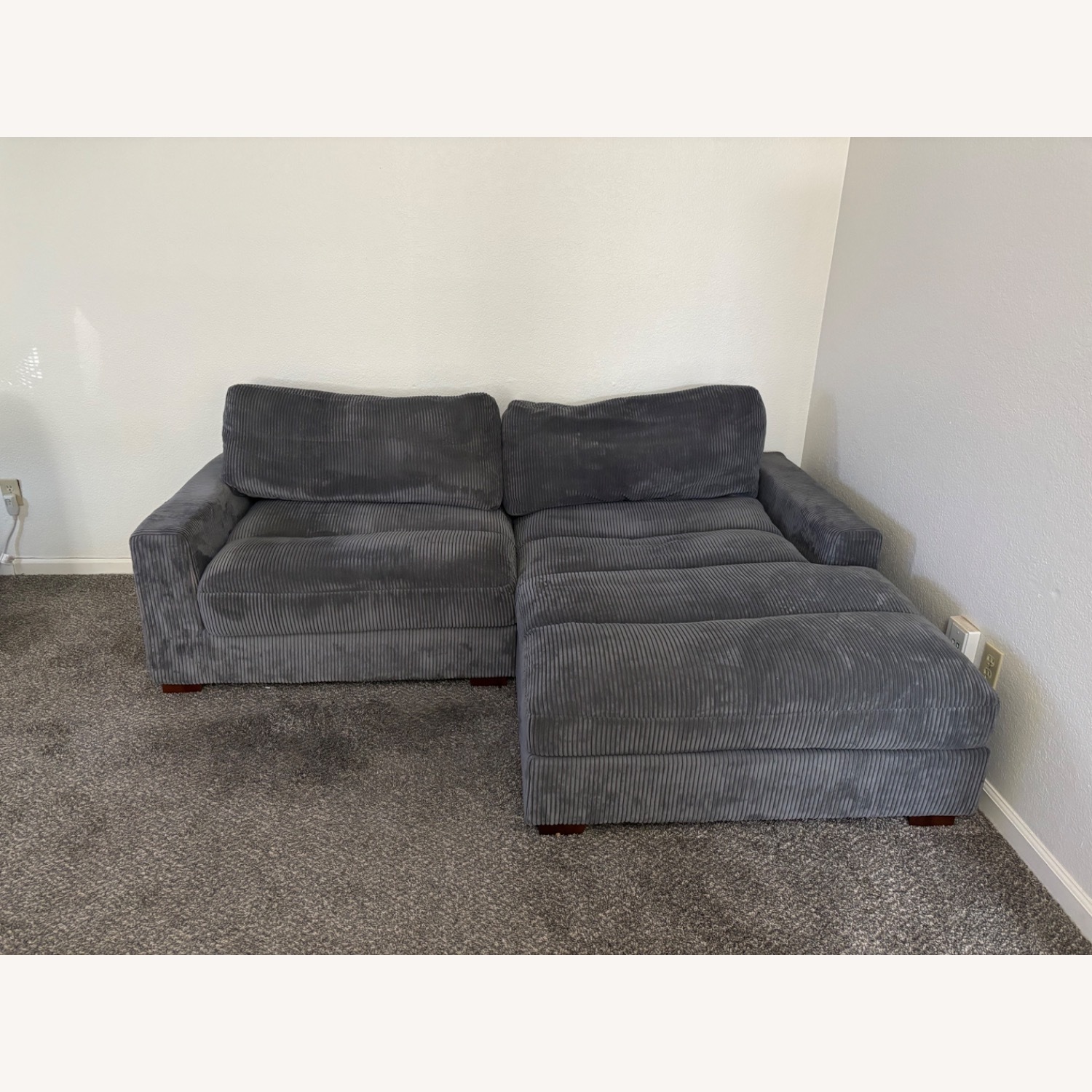 Wade Logan Sectional - image-1