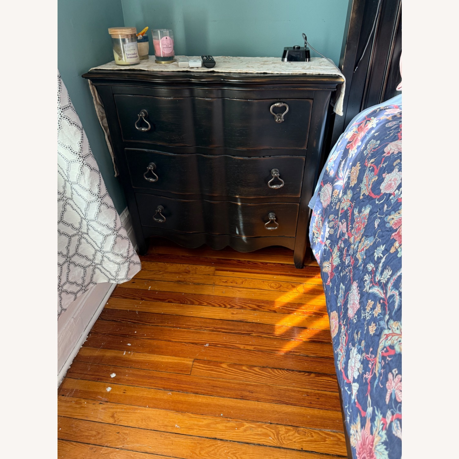 Aisa 3 Drawer 34'' W Chests - image-2