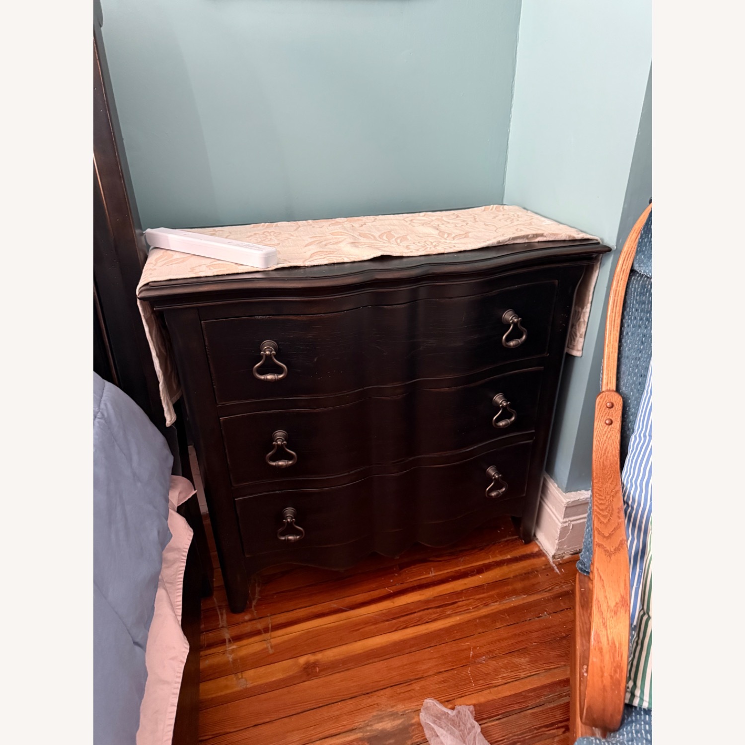 Aisa 3 Drawer 34'' W Chests - image-1