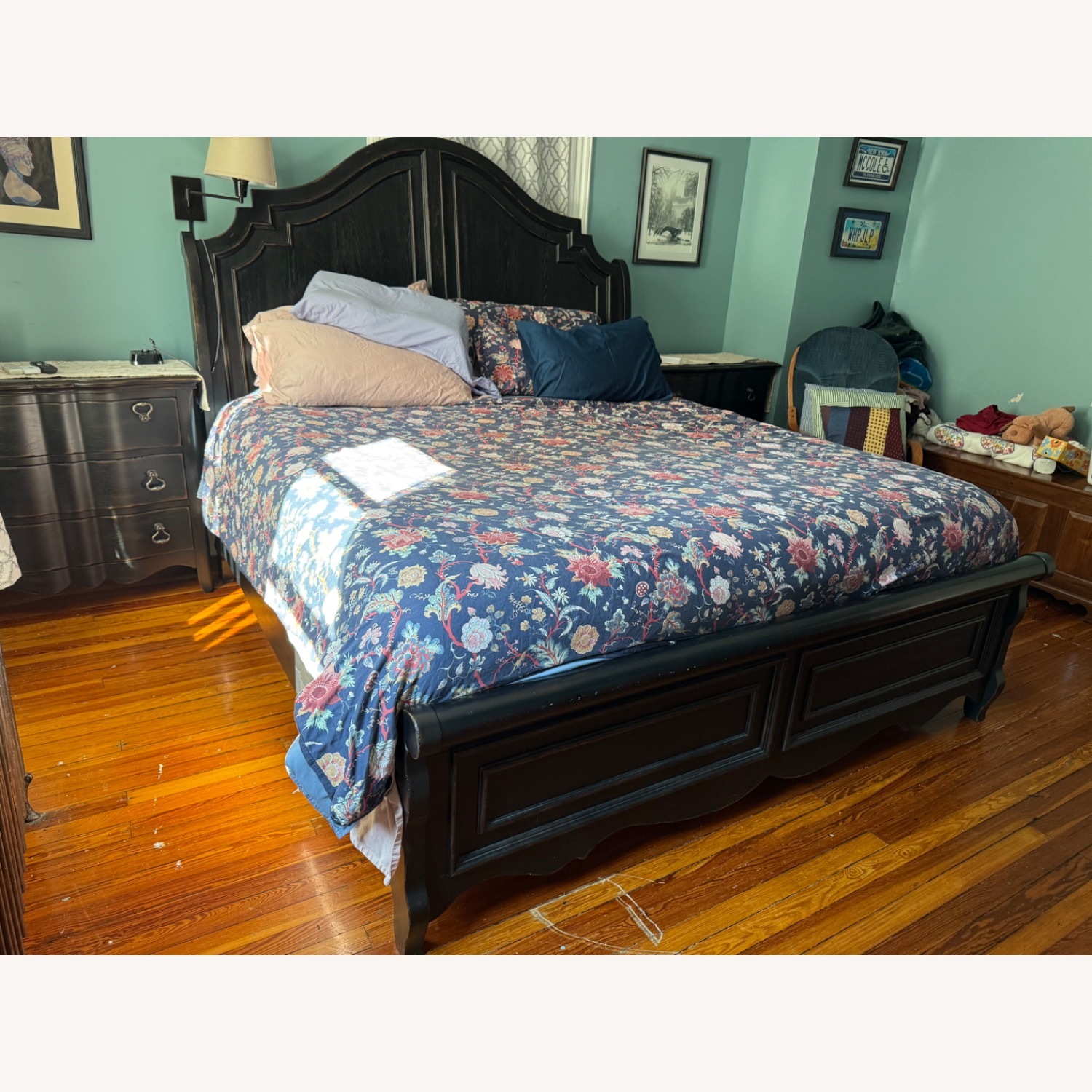 Aisa 3 Drawer 34'' W Chests - image-3