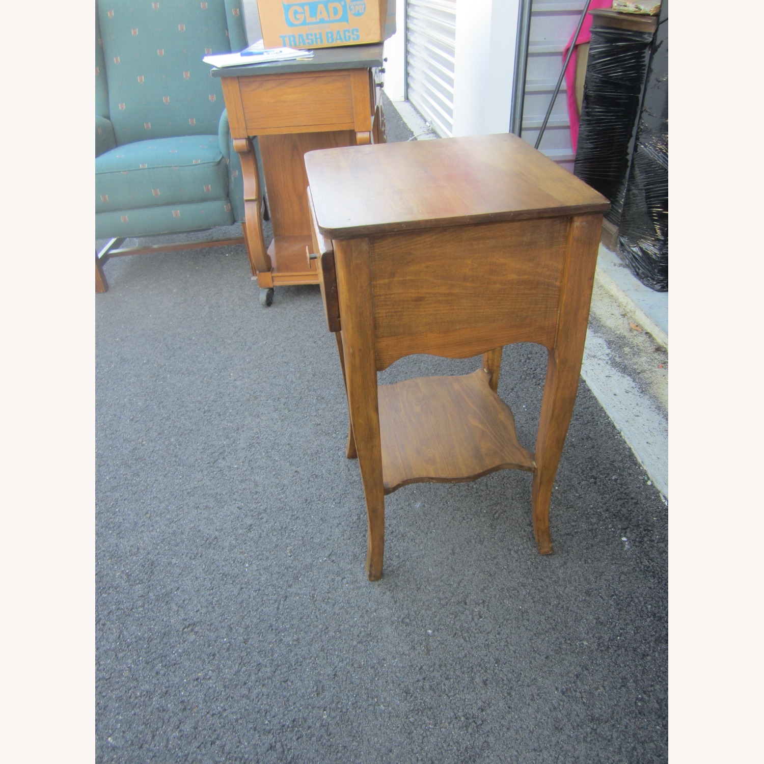 Vintage Accent Table Med Oak Stained - image-2