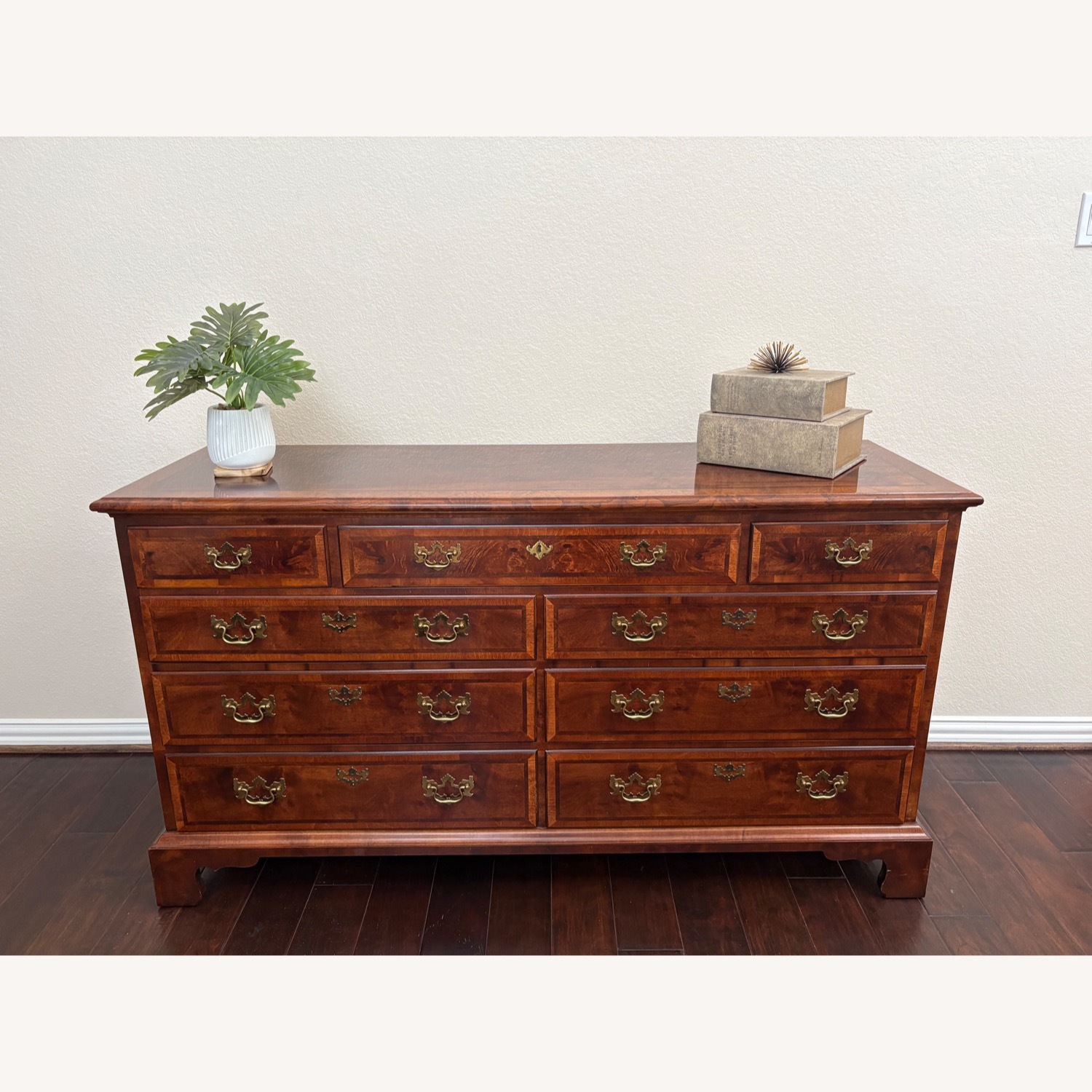 アメリカ　アストン　ヘンレドン　チェスト　アンティーク家具　henredon Henredon Aston Court Dresser - AptDeco