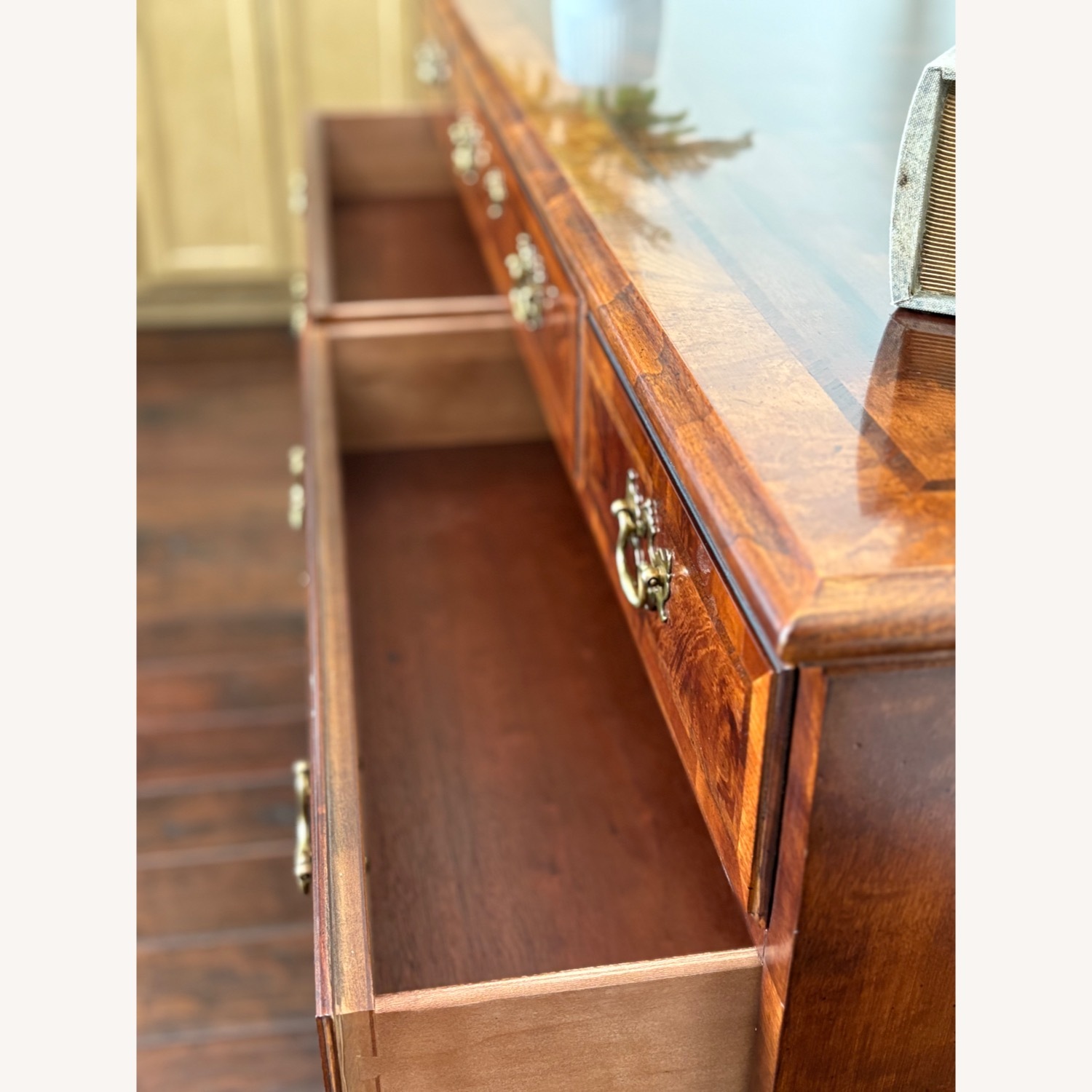 アメリカ　アストン　ヘンレドン　チェスト　アンティーク家具　henredon Henredon Aston Court Dresser - AptDeco