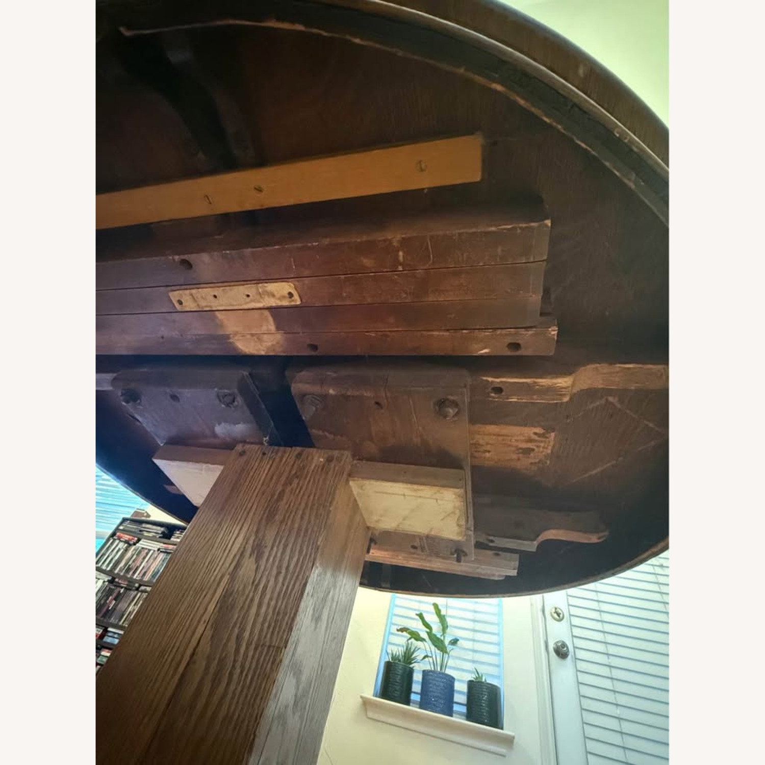 Stow & Davis Oak Dining Table w 5 Chairs 1900 - image-7