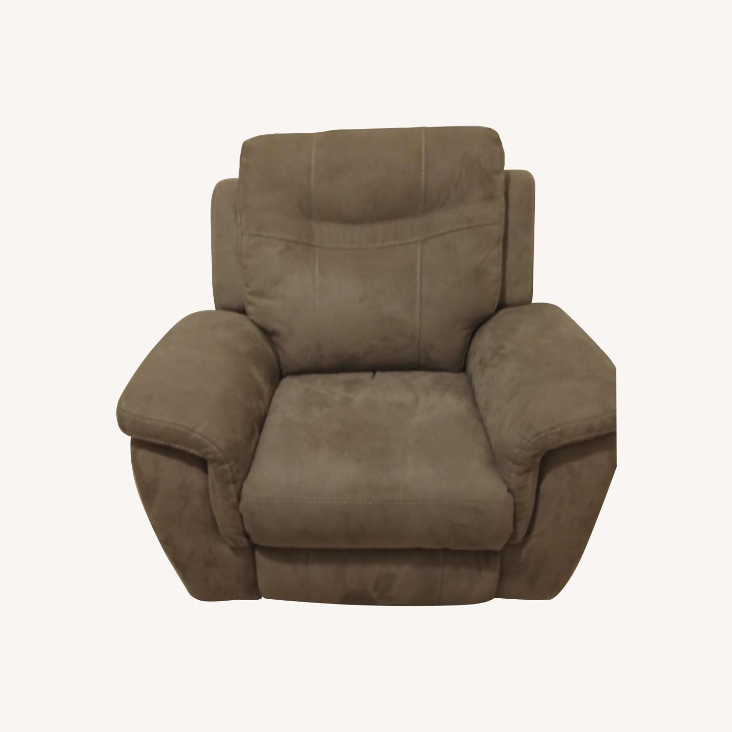 Raymour & Flanigan Beige Recliner - image-0