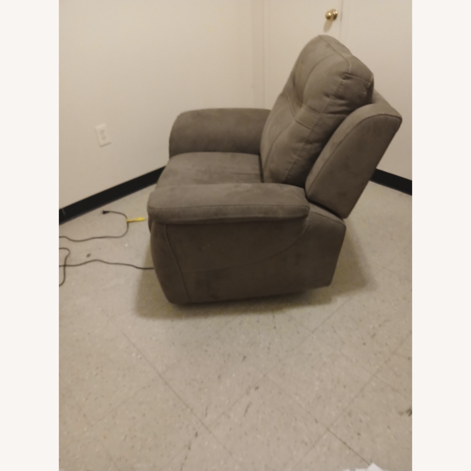 Raymour & Flanigan Beige Recliner - image-3