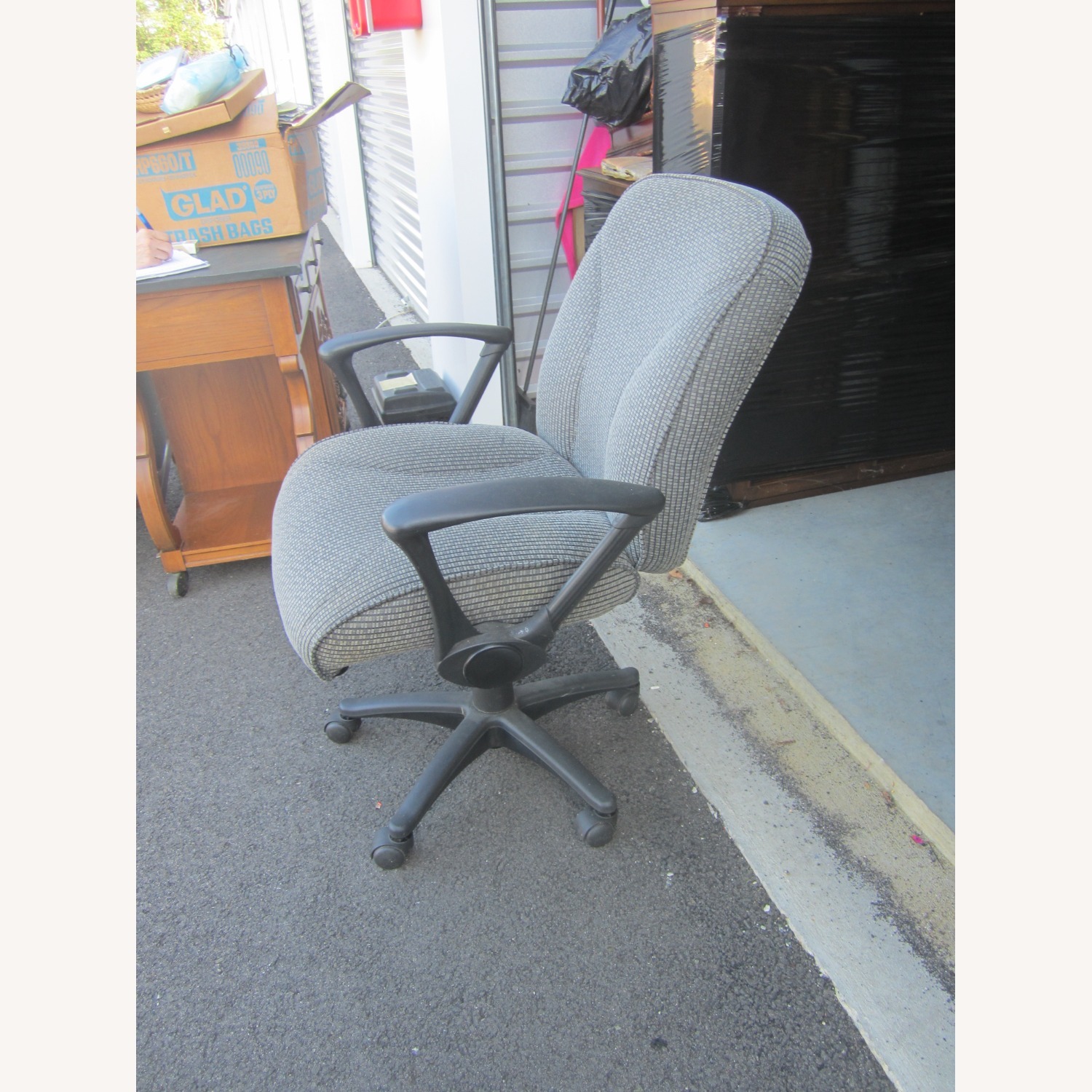 Rolling Desk Chair Gray Color Wheeled - image-9