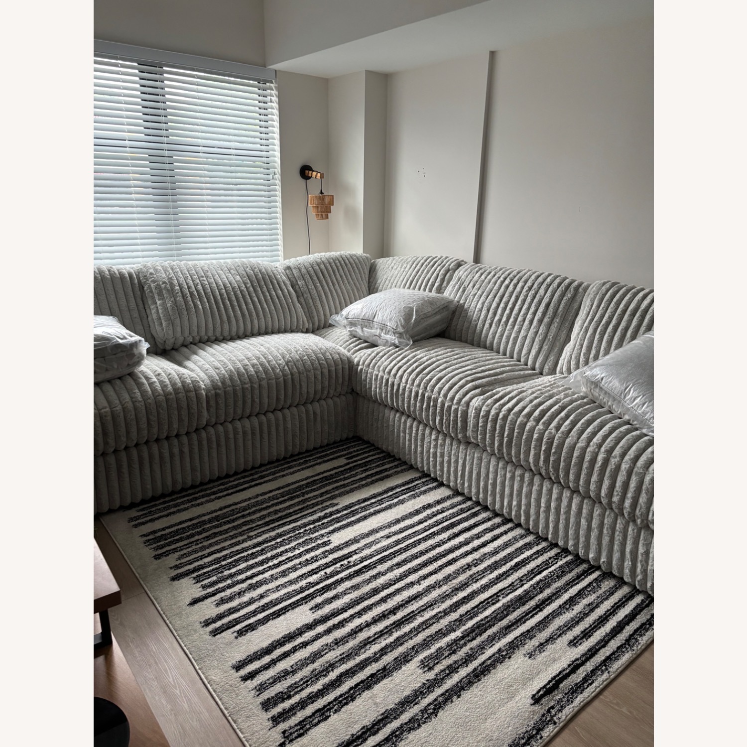 Stupendous 3-Piece Sectional - image-2