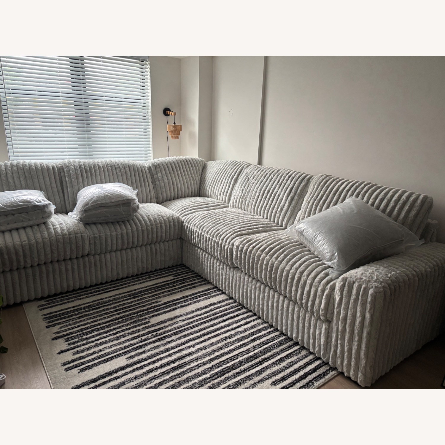 Stupendous 3-Piece Sectional - image-1